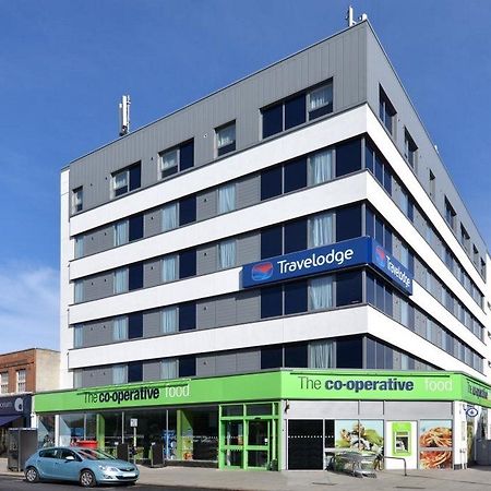 Travelodge London Raynes Park Bagian luar foto