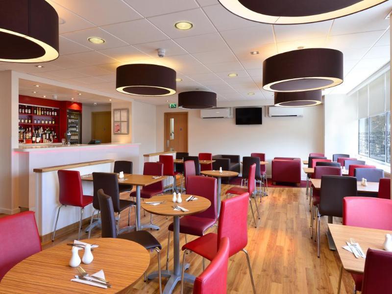 Travelodge London Raynes Park Bagian luar foto